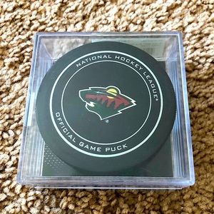 🏒MN Wild Hockey Puck